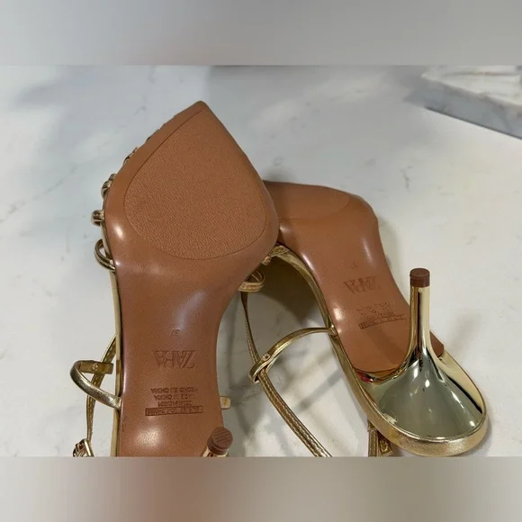 Brand New Zara Gold Kitten Heel Pumps – Size 37 - Picture 5 of 5